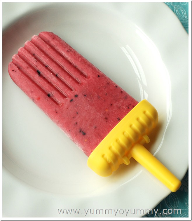 Yoghurt berry popsicles