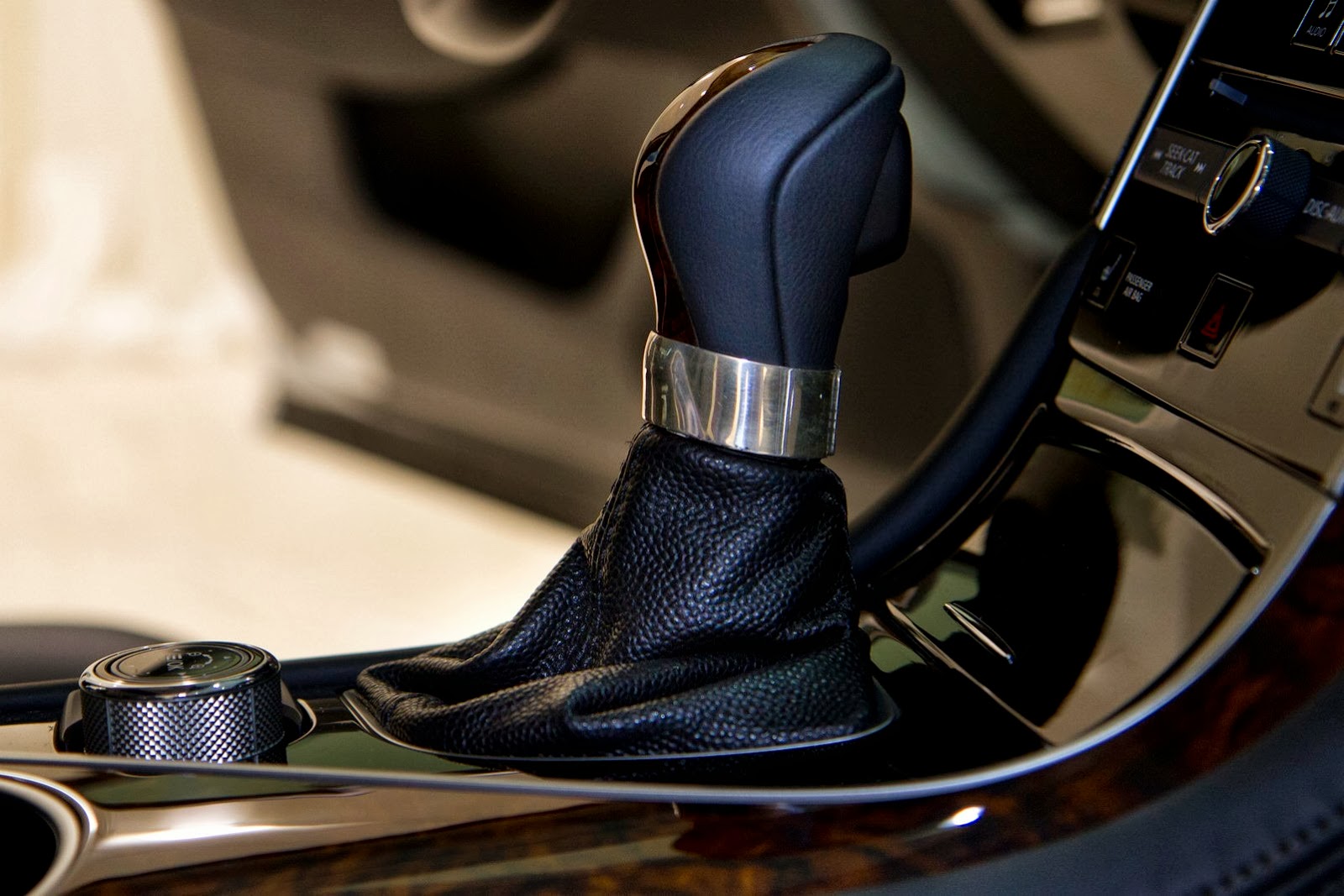 [Thom-Browne-2014-Infiniti-Q50-11%255B2%255D.jpg]