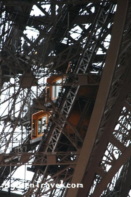 [Paris-eiffel-Tower-48.jpg]