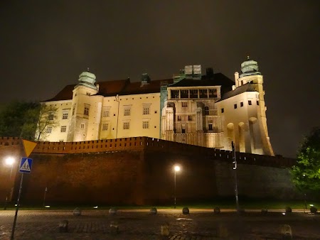 25. Palatul Wawel - noaptea.JPG