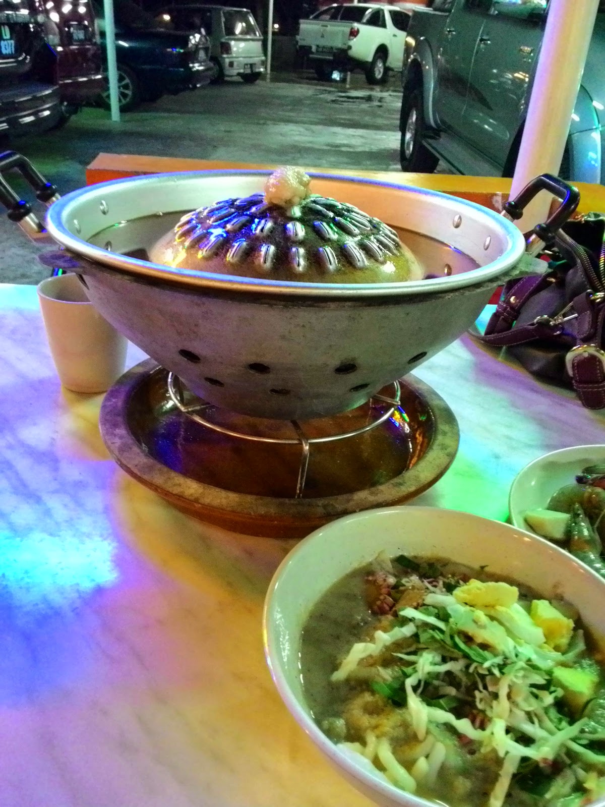 H2diary Steamboat Bakar Citarasa Asli Dapur Arang Kota Kinabalu Terletak Di Jalan Lintas Kalau Dari Rtm Ke Terminal 1 Kkia Ianya Tengah Antara Dan Petronas