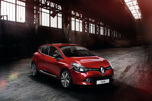 2013-Renault-Clio-Mk4-10.jpg