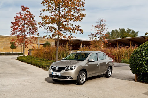 2013-Renault-Symbol-06.jpg