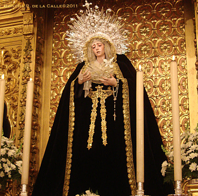 Virgen de la Estrella  de luto - Triana - Sevilla 7.jpg