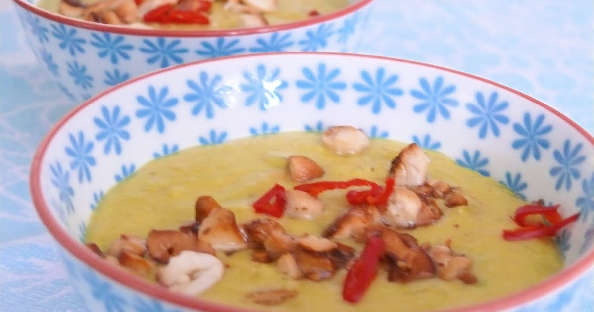 Orientalische Linsensuppe mit gerösteten Cashewnüssen