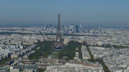 8. Obiective turistice Paris Turnul Eiffel.JPG
