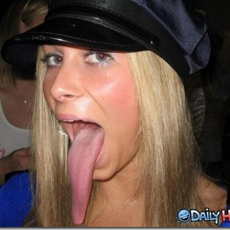 Chicas con lenguas muy grandes, lenguas enormes