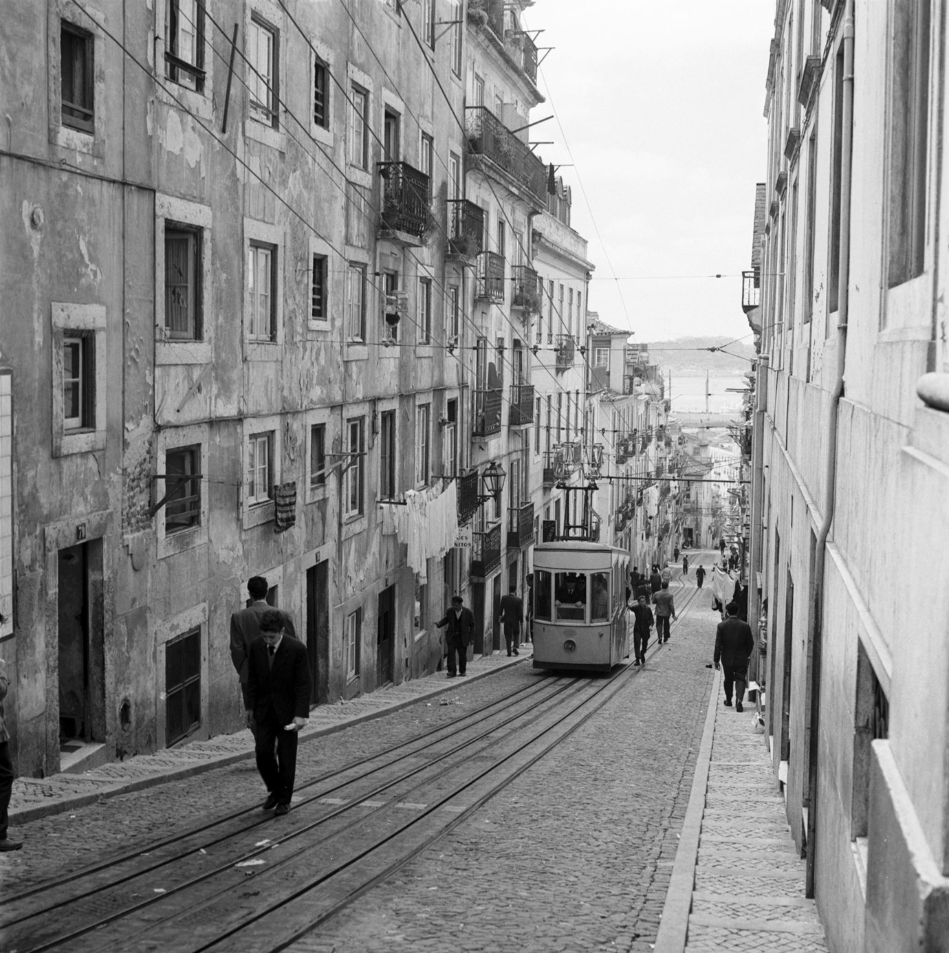 [Elevador-da-Bica.1-19606.jpg]