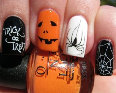 Halloween-nail-art-.-