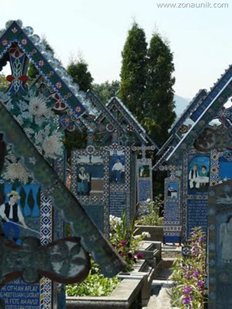 Sapanta-cemetery-06