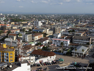 Vue de Kinshasa prise de la Gombe, 2010.