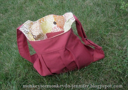 [red%2520pleated%2520bag%2520with%2520flowered%2520lining%2520%252810%2529%255B3%255D.jpg]