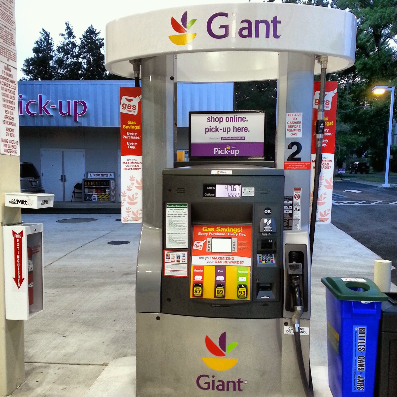 Robert Dyer Bethesda Row GIANT GAS STATION AND GROCERY PICKUP AT