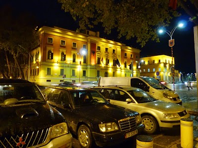 Obiective turistice Tirana: Guvernul Albaniei