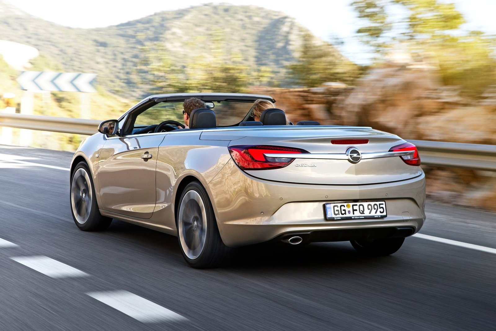 Opel cascada кабриолет