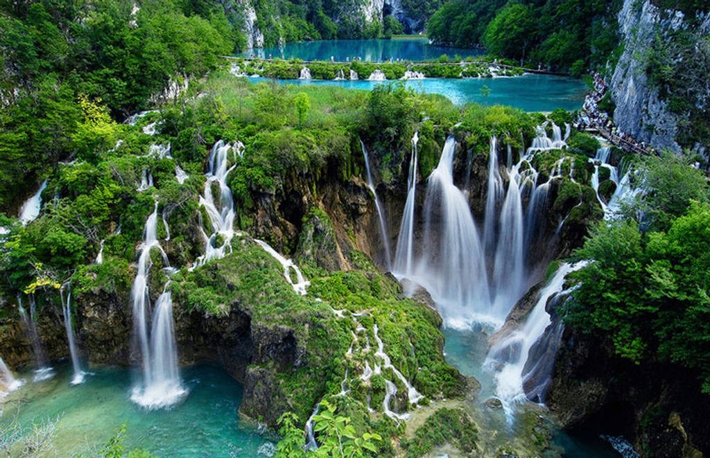 [amazing-waterfalls-of-plitvice-lakes-in-croatia-7%255B5%255D.jpg]