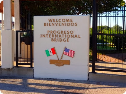 US Mexico sign