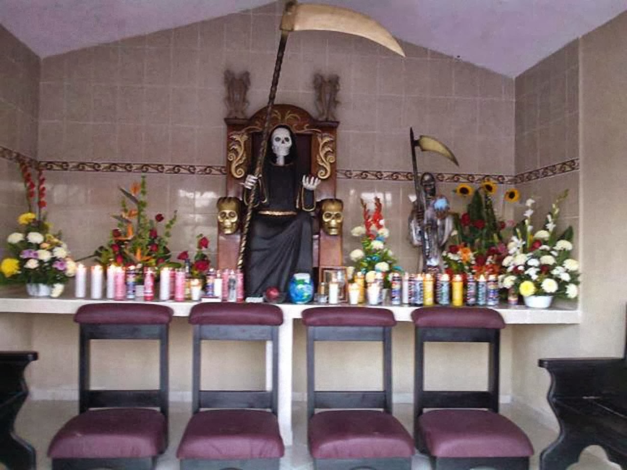La Iglesia en México alerta sobre la Santa Muerte, adorada por muchos  católicos