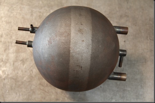 Chassis Design Company: Bowling Ball Oil Tank - 504 x 337 jpeg 38kB