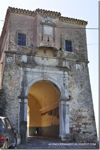 26-Motovun-Puerta de la Villa-DSC_0728