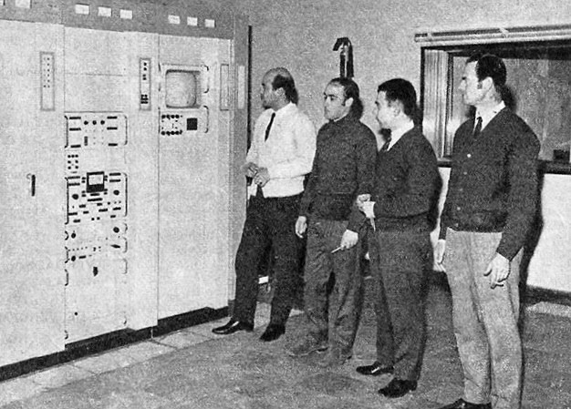 [2-Programa-UHF-25-12-681.jpg]