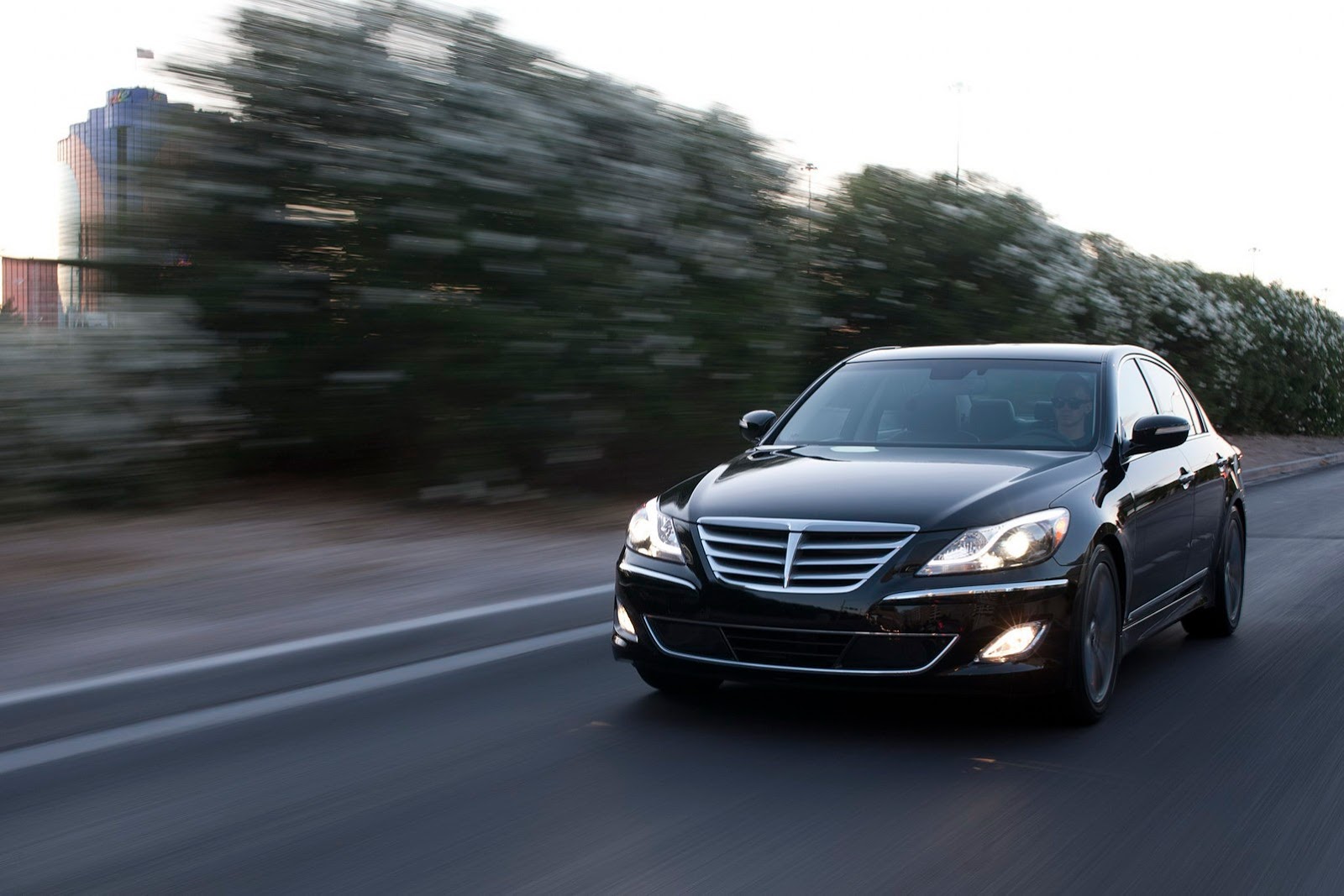 [2013-Hyundai-Genesis-3%255B2%255D.jpg]