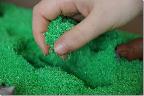 Science Sensory Bin for Preschoolers Science Sensory Bin for Preschoolers #preschool #sensory #scienceisfun