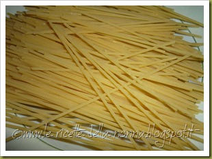 Spaghetti con tonno sott'olio e germogli misti (2)
