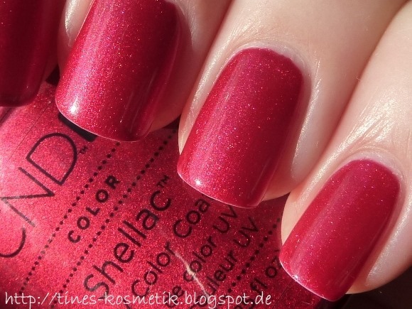 CND Shellac Red Baroness 4