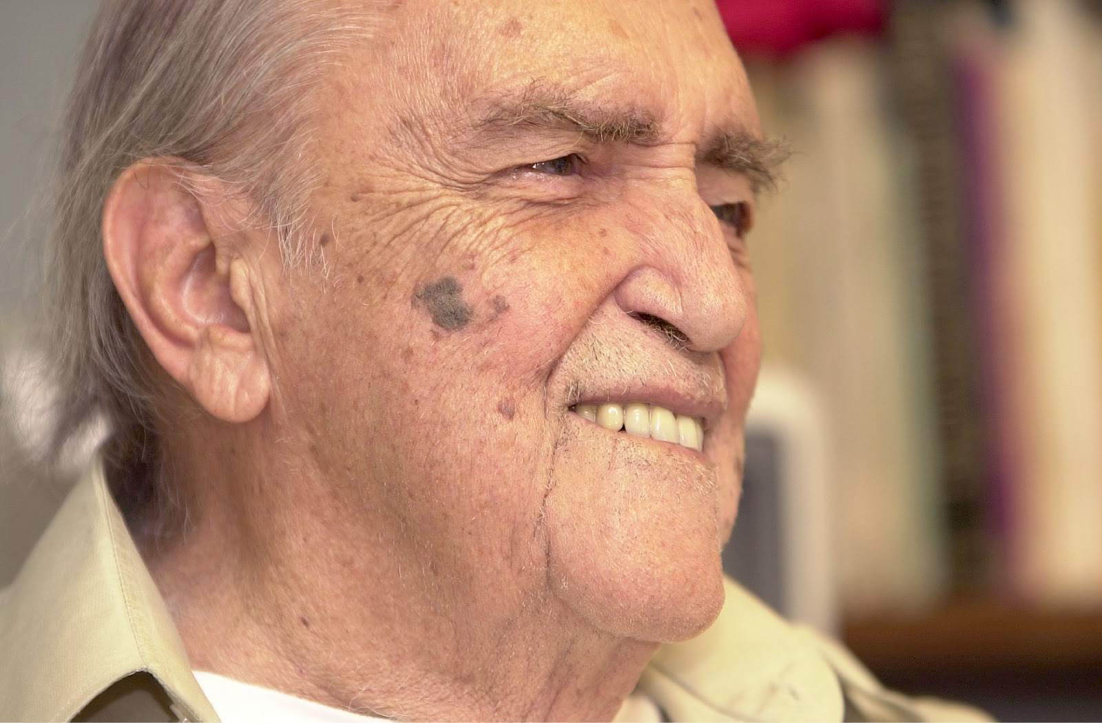 Oscar Niemeyer dies at the age of 104. Oscar Niemeyer dies at the age of 104.