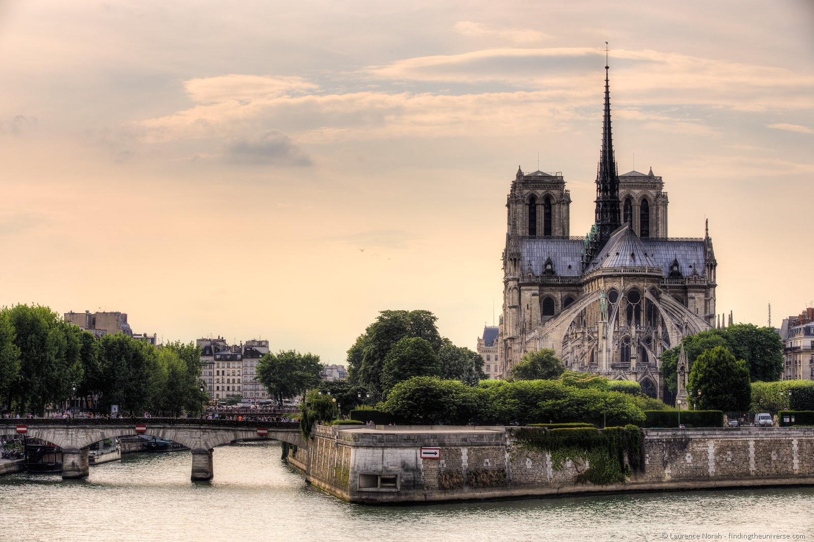 [Notre-Dame-from-behind3.jpg]