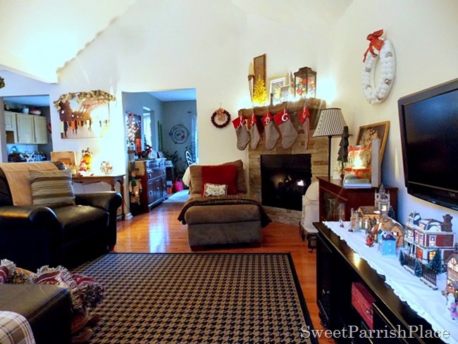 Christmas Living Room3