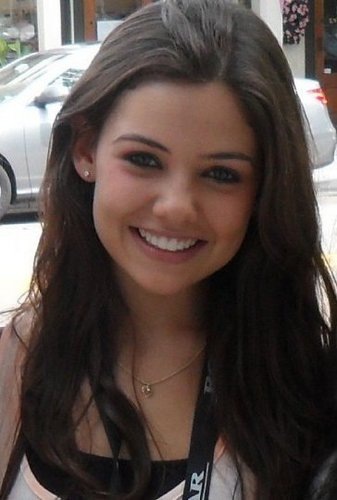 Celebrity Net Worth: அழகான நடிகை, Celebrity Danielle Campbell