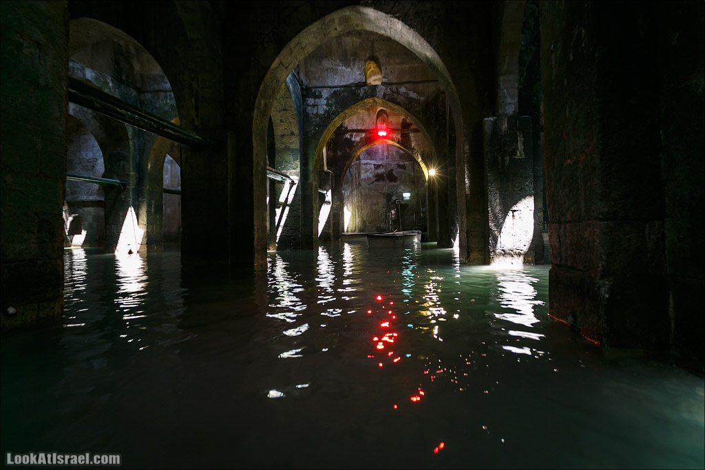 LookAtIsrael.com - Фото путешествия по Израилю | Арочный подземный бассейн в городе Рамла | The Pool of Arches in Ramla