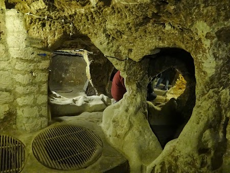 05. Prin orasul subteran.JPG