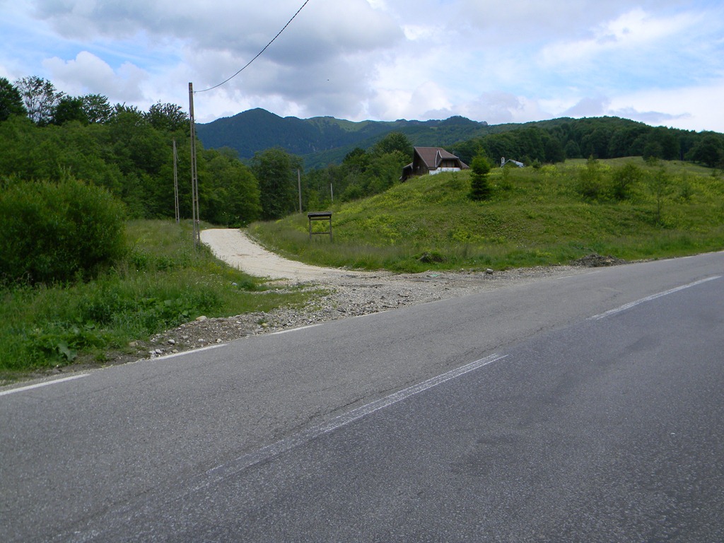 [DSCN72283.jpg]