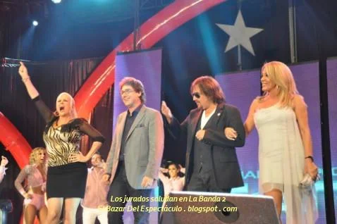 Los jurados saludan en La Banda 2.jpg