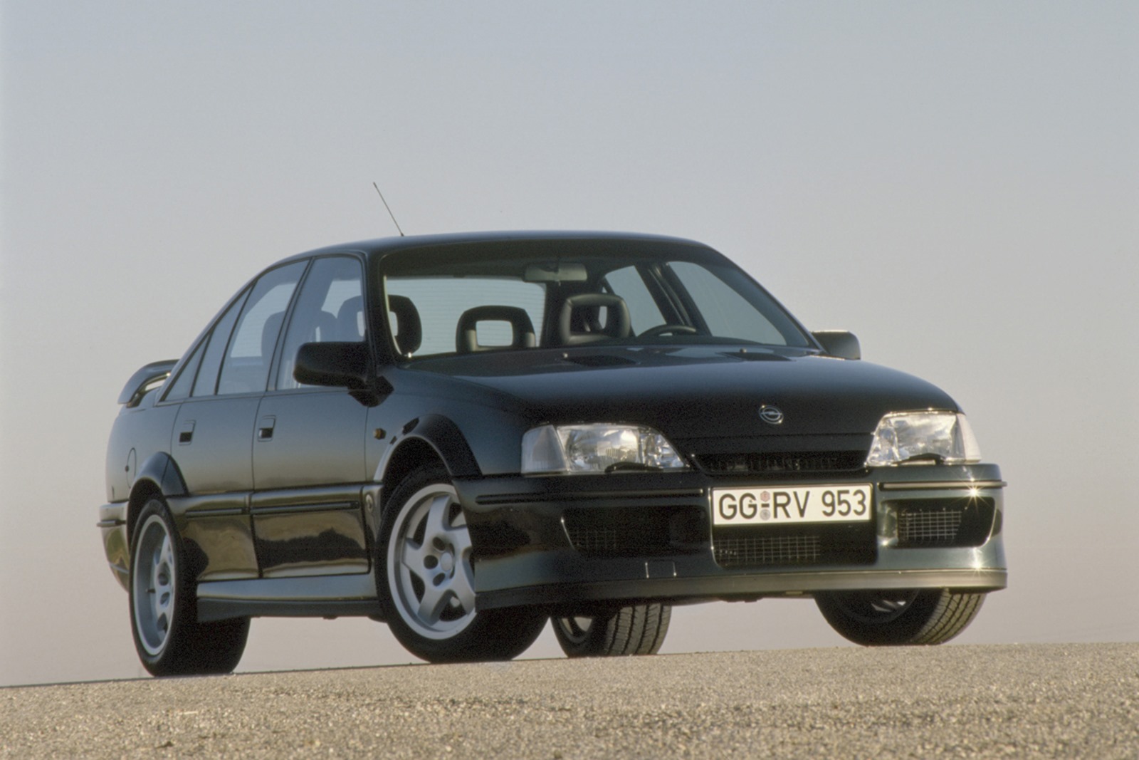 [21-Opel-Lotus-Omega-34534%255B7%255D.jpg]