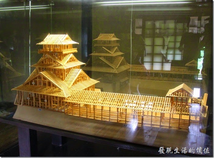 日本北九州-熊本城。這是「宇土櫓」的木造模型，感覺是不是很酷。
