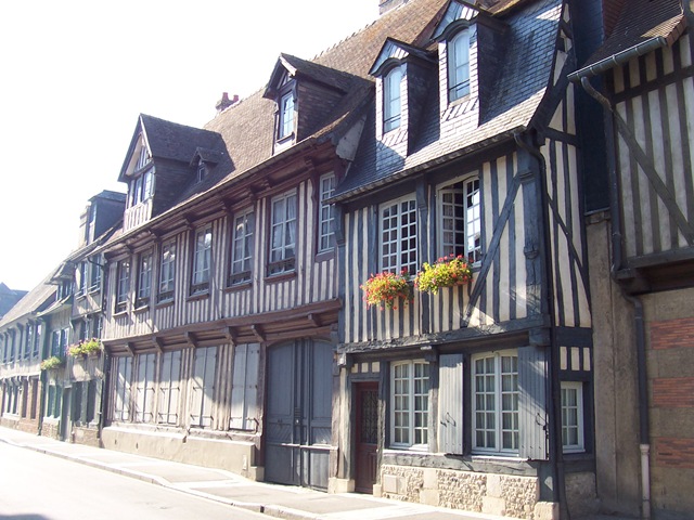 [2008.09.26-010%2520maisons%2520%25C3%25A0%2520colombages%255B3%255D.jpg]