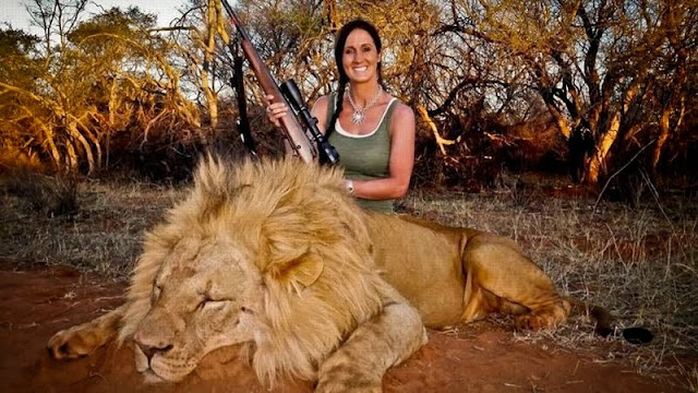 La présentatrice télé qui a abattu un lion fait scandale
