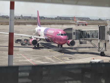 01. Wizz Air la Catania.JPG