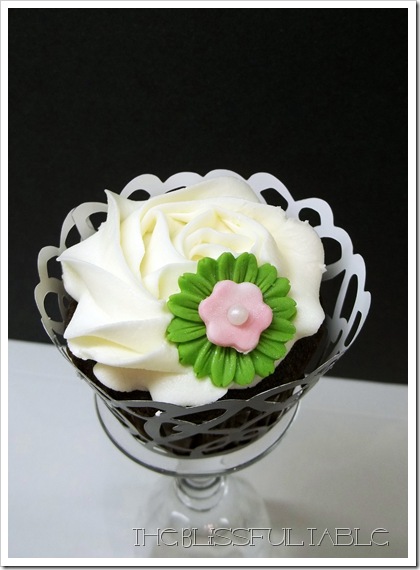 cupcakes with flowers 013a