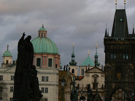 Obiective turistice Praga:  Podul Carol Praga