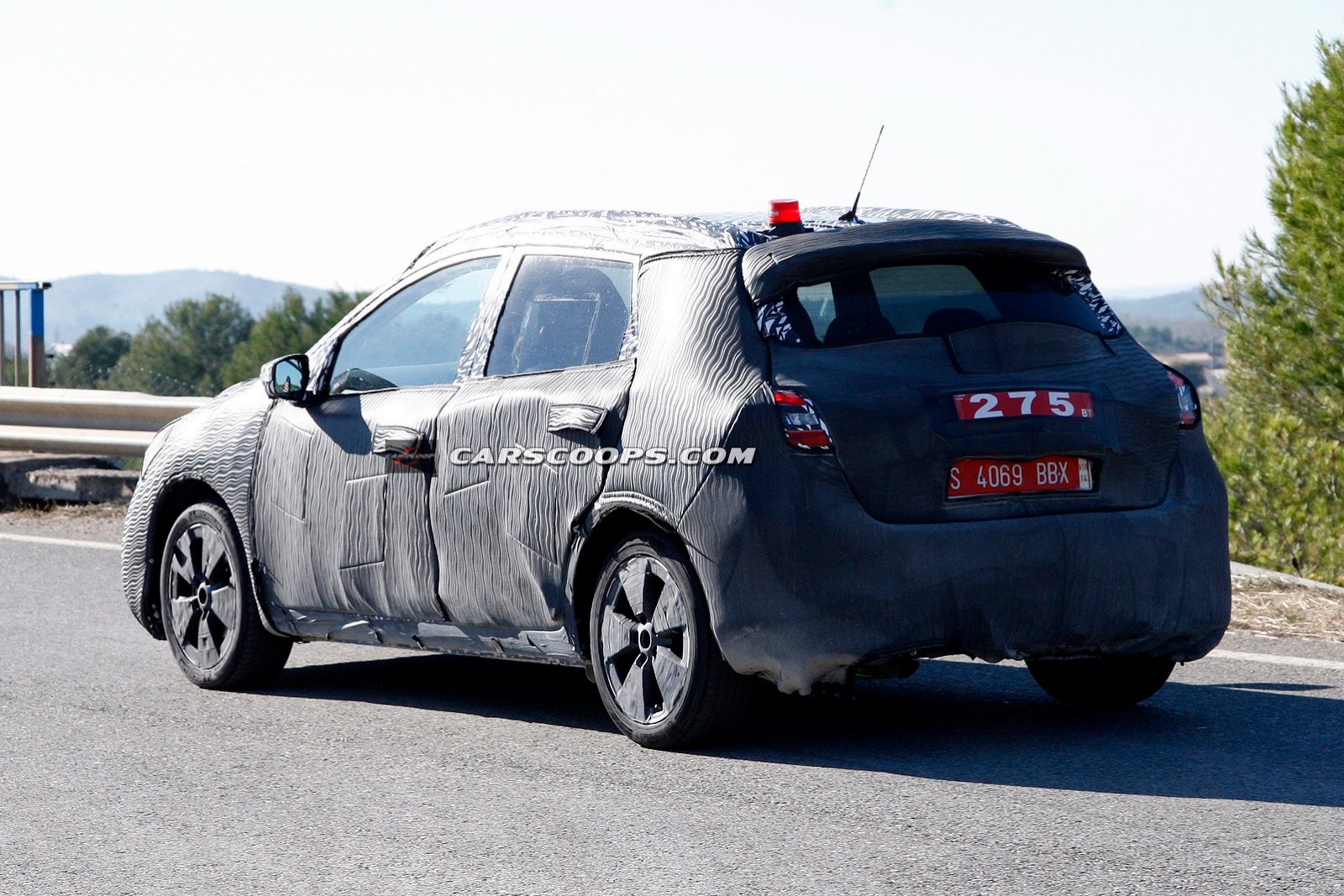 [2015-Nissan-Almera-003%255B4%255D.jpg]