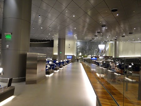 16. Business lounge - Doha.JPG