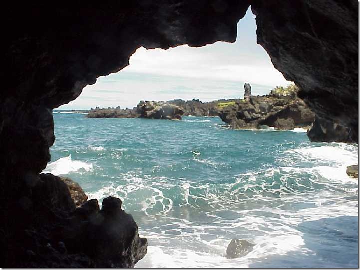 Looking_through_the_sea_cave_entrance