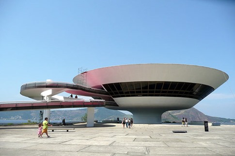 03. Museo de Arte Contemporáneo (Niteroi, Brasil)