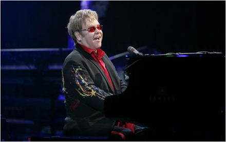 Konser Hit Tour 2012 Elton Jhon di Indonesia