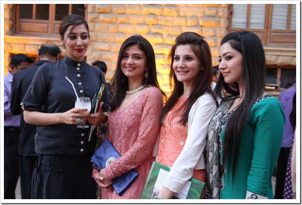 Shiza_with_Guest Shiza_with_Guest